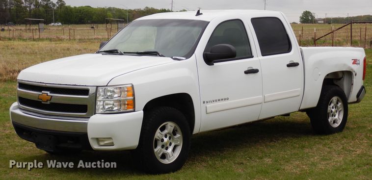 image for item KR9768 2007 Chevrolet Silverado 1500  Crew Cab pickup truck