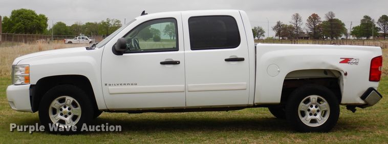 image for item KR9768 2007 Chevrolet Silverado 1500  Crew Cab pickup truck