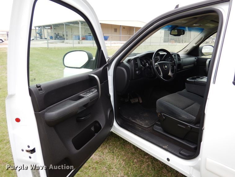 image for item KR9768 2007 Chevrolet Silverado 1500  Crew Cab pickup truck