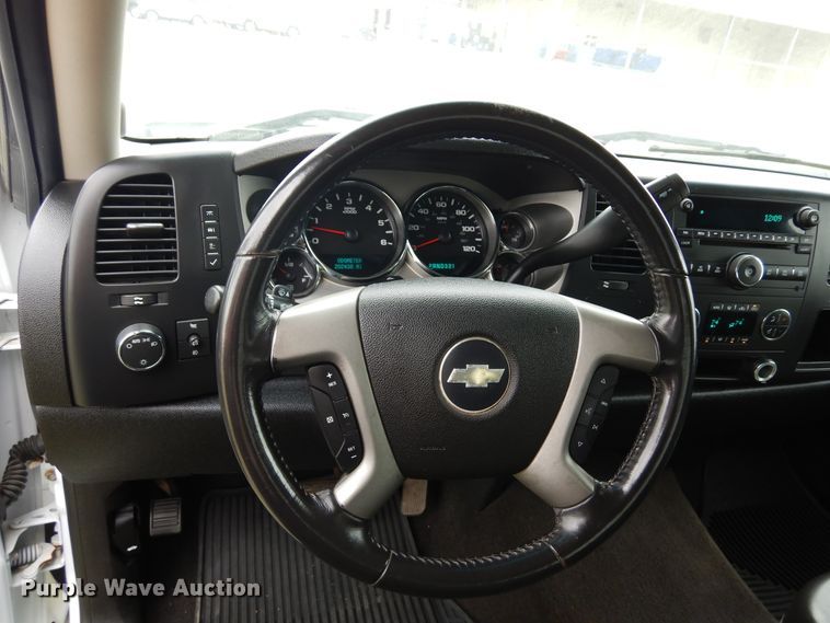 image for item KR9768 2007 Chevrolet Silverado 1500  Crew Cab pickup truck