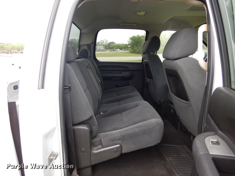 image for item KR9768 2007 Chevrolet Silverado 1500  Crew Cab pickup truck