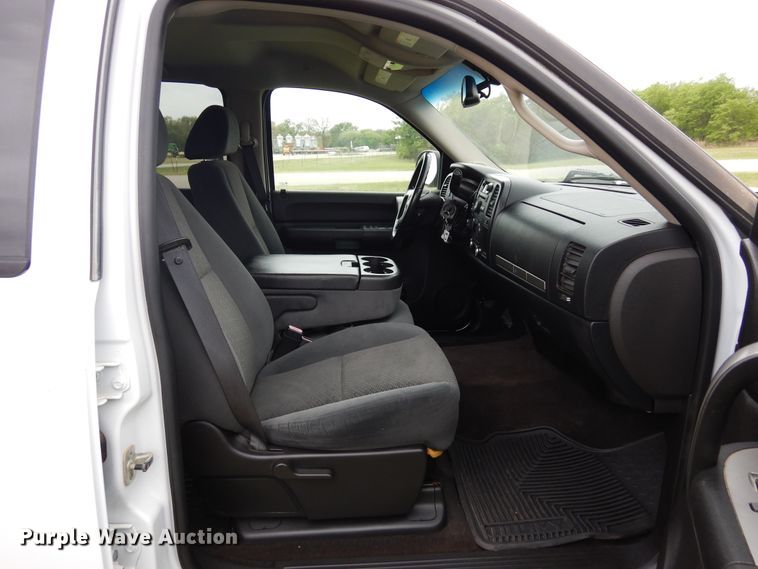 image for item KR9768 2007 Chevrolet Silverado 1500  Crew Cab pickup truck