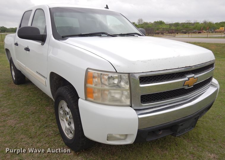 image for item KR9768 2007 Chevrolet Silverado 1500  Crew Cab pickup truck