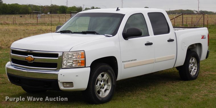 image for item KR9770 2007 Chevrolet Silverado 1500  Crew Cab pickup truck
