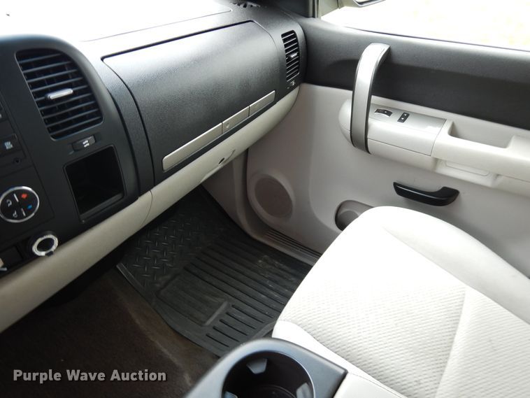 image for item KR9770 2007 Chevrolet Silverado 1500  Crew Cab pickup truck