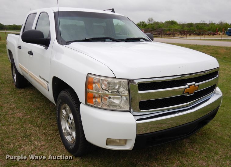 image for item KR9770 2007 Chevrolet Silverado 1500  Crew Cab pickup truck