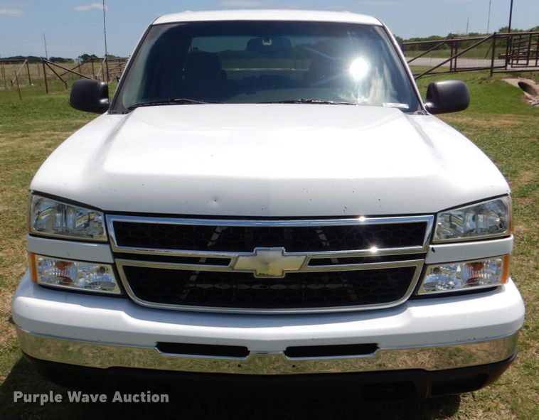 image for item KR9774 2006 Chevrolet Silverado 1500  Crew Cab pickup truck