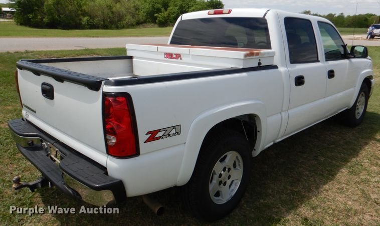 image for item KR9774 2006 Chevrolet Silverado 1500  Crew Cab pickup truck