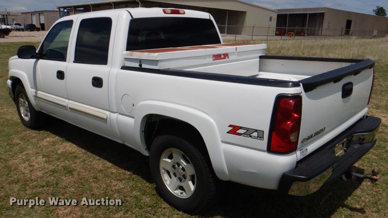 image for item KR9774 2006 Chevrolet Silverado 1500  Crew Cab pickup truck