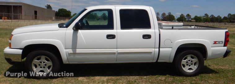 image for item KR9774 2006 Chevrolet Silverado 1500  Crew Cab pickup truck