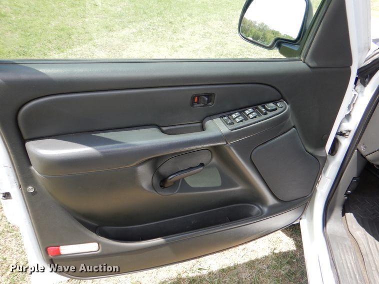 image for item KR9774 2006 Chevrolet Silverado 1500  Crew Cab pickup truck