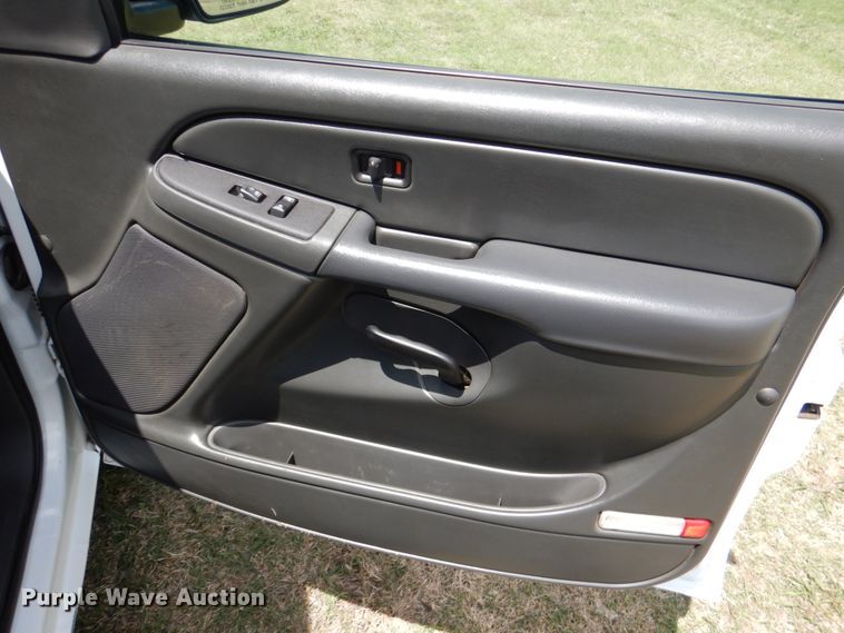 image for item KR9774 2006 Chevrolet Silverado 1500  Crew Cab pickup truck