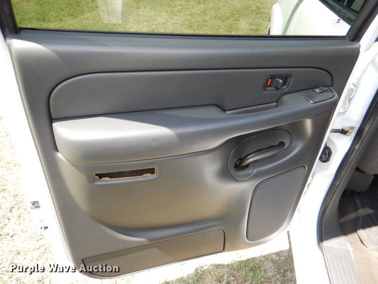 image for item KR9774 2006 Chevrolet Silverado 1500  Crew Cab pickup truck