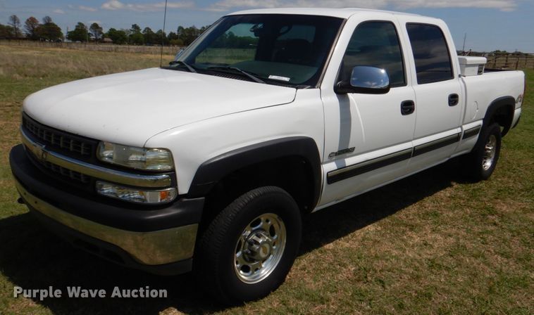 image for item KR9775 2001 Chevrolet Silverado 1500  Crew Cab pickup truck