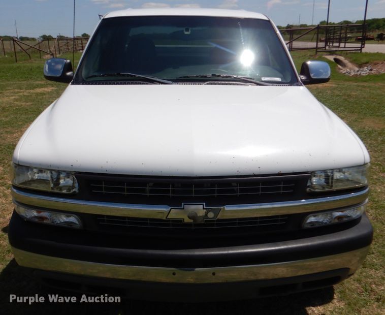 image for item KR9775 2001 Chevrolet Silverado 1500  Crew Cab pickup truck