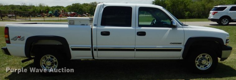 image for item KR9775 2001 Chevrolet Silverado 1500  Crew Cab pickup truck