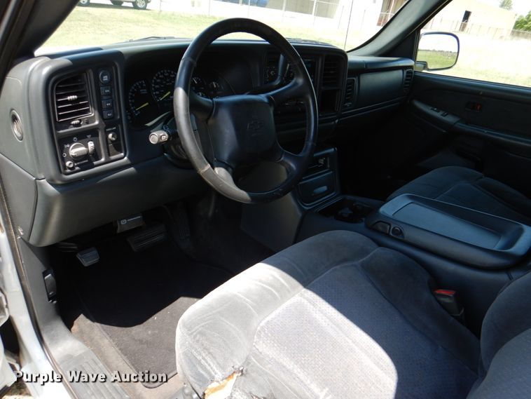 image for item KR9775 2001 Chevrolet Silverado 1500  Crew Cab pickup truck