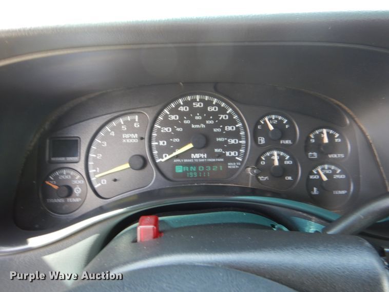 image for item KR9775 2001 Chevrolet Silverado 1500  Crew Cab pickup truck