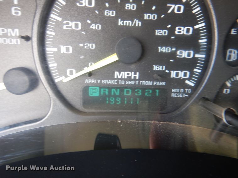 image for item KR9775 2001 Chevrolet Silverado 1500  Crew Cab pickup truck