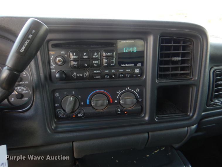 image for item KR9775 2001 Chevrolet Silverado 1500  Crew Cab pickup truck