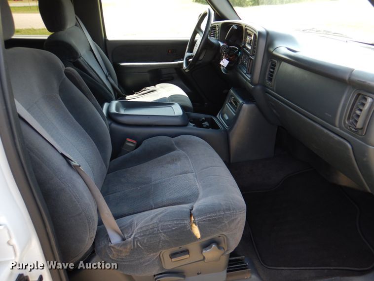 image for item KR9775 2001 Chevrolet Silverado 1500  Crew Cab pickup truck