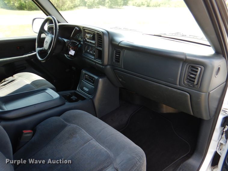 image for item KR9775 2001 Chevrolet Silverado 1500  Crew Cab pickup truck