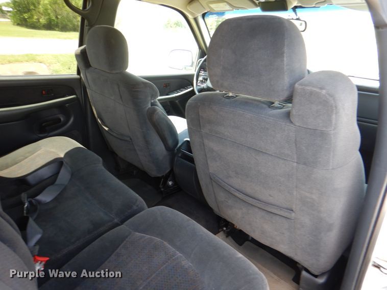 image for item KR9775 2001 Chevrolet Silverado 1500  Crew Cab pickup truck