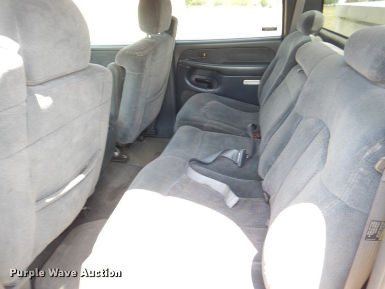 image for item KR9775 2001 Chevrolet Silverado 1500  Crew Cab pickup truck