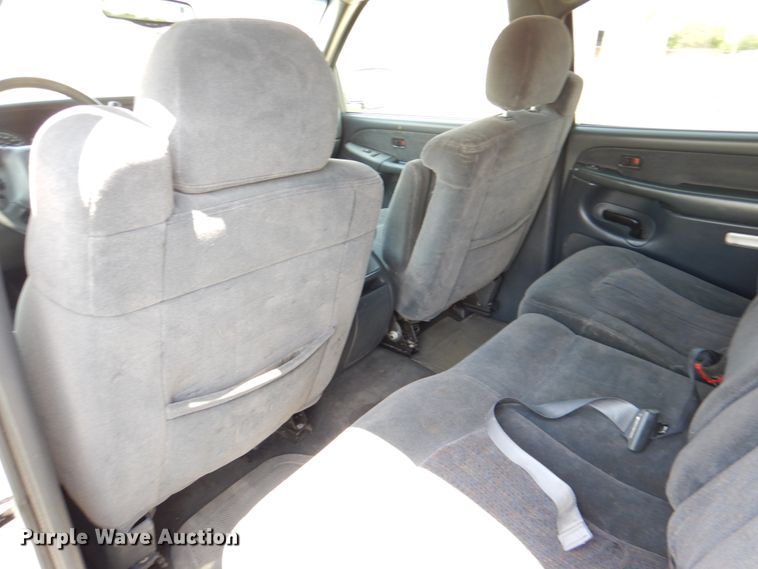 image for item KR9775 2001 Chevrolet Silverado 1500  Crew Cab pickup truck