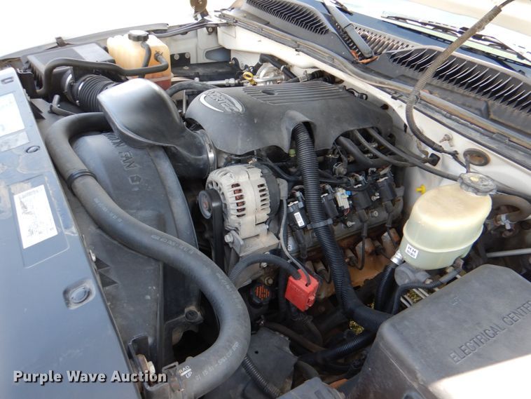 image for item KR9775 2001 Chevrolet Silverado 1500  Crew Cab pickup truck