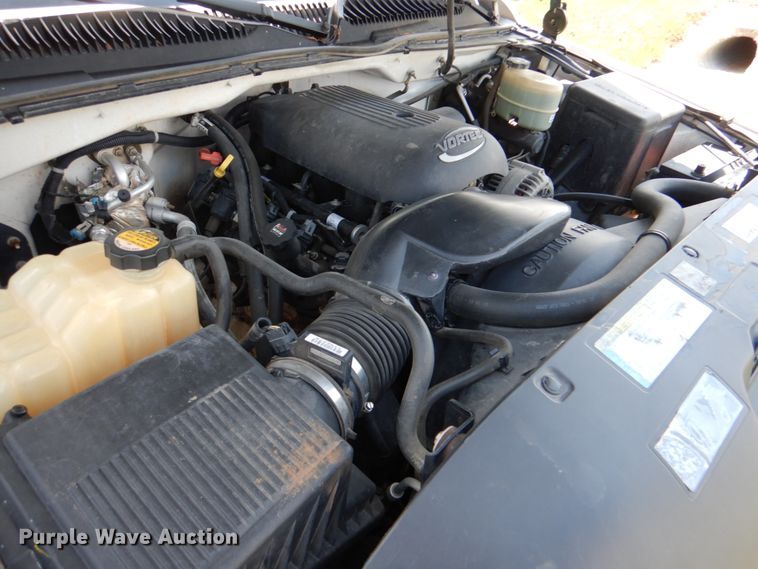 image for item KR9775 2001 Chevrolet Silverado 1500  Crew Cab pickup truck