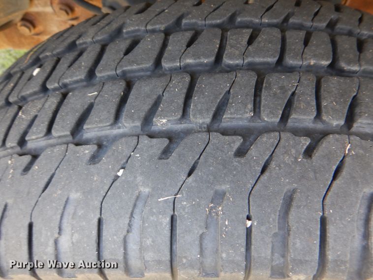 image for item KR9775 2001 Chevrolet Silverado 1500  Crew Cab pickup truck