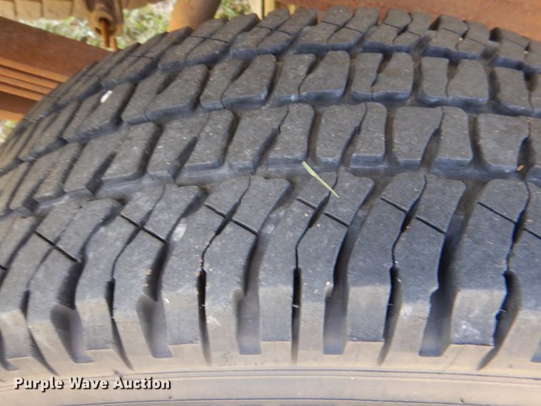 image for item KR9775 2001 Chevrolet Silverado 1500  Crew Cab pickup truck