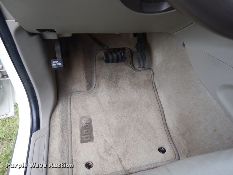 image for item KR9780 2011 Jeep Grand Cherokee Laredo  SUV