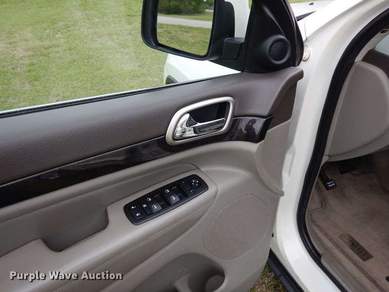 image for item KR9780 2011 Jeep Grand Cherokee Laredo  SUV