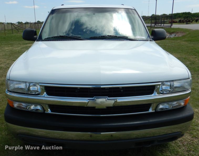 image for item KR9791 2004 Chevrolet Suburban  SUV