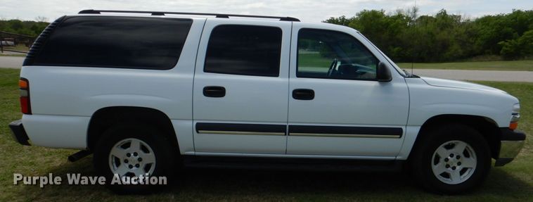 image for item KR9791 2004 Chevrolet Suburban  SUV