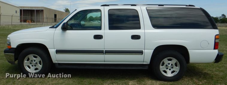image for item KR9791 2004 Chevrolet Suburban  SUV