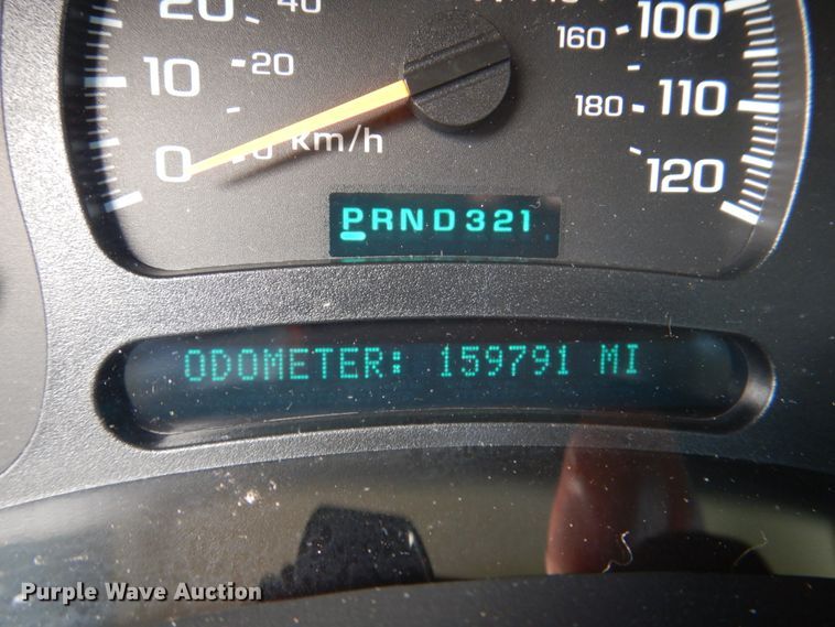 image for item KR9791 2004 Chevrolet Suburban  SUV