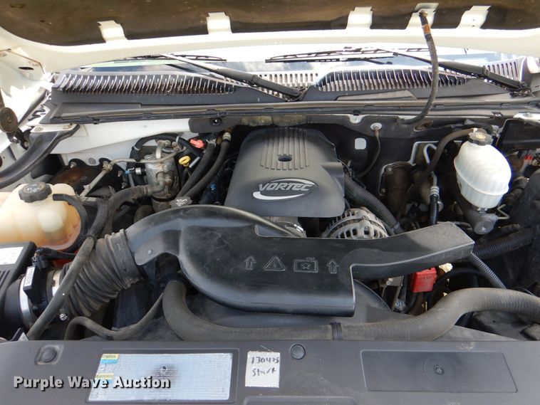 image for item KR9791 2004 Chevrolet Suburban  SUV