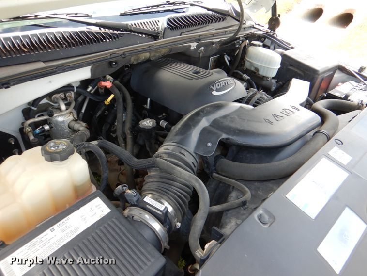 image for item KR9791 2004 Chevrolet Suburban  SUV