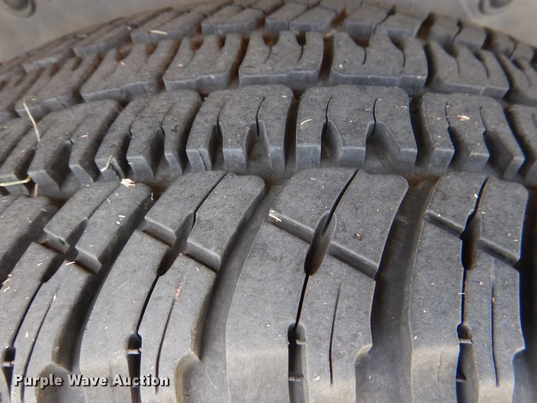 image for item KR9791 2004 Chevrolet Suburban  SUV