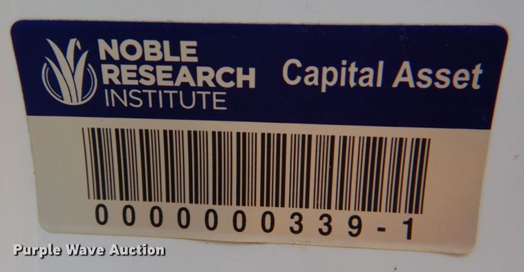 image for item KR9791 2004 Chevrolet Suburban  SUV