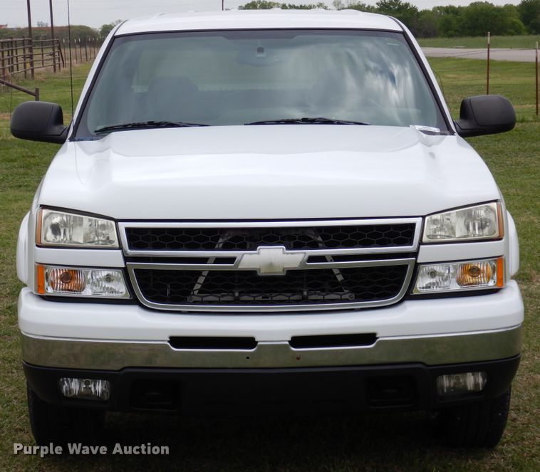 image for item KR9793 2006 Chevrolet Silverado 1500  Crew Cab pickup truck