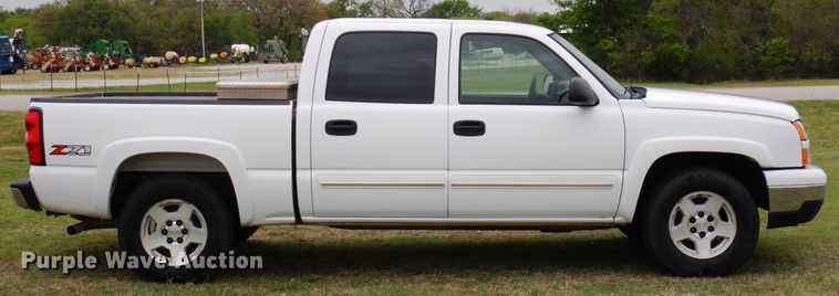 image for item KR9793 2006 Chevrolet Silverado 1500  Crew Cab pickup truck