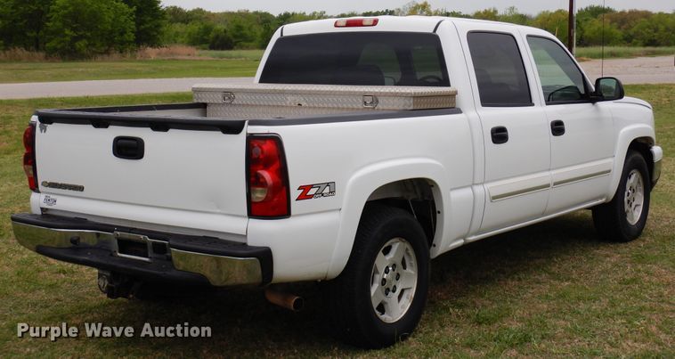 image for item KR9793 2006 Chevrolet Silverado 1500  Crew Cab pickup truck