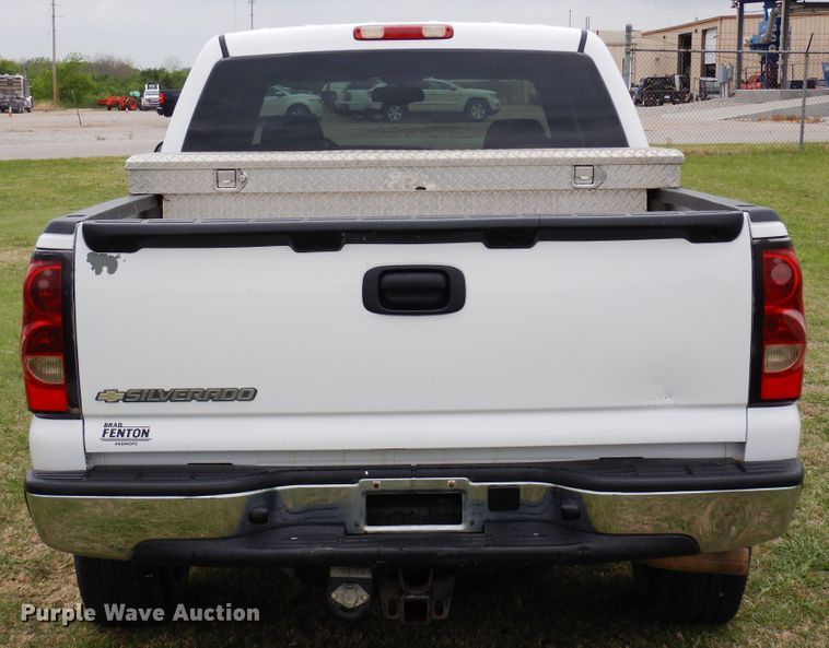 image for item KR9793 2006 Chevrolet Silverado 1500  Crew Cab pickup truck