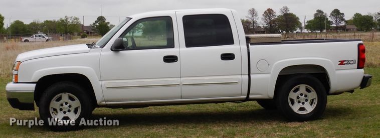 image for item KR9793 2006 Chevrolet Silverado 1500  Crew Cab pickup truck
