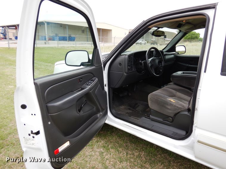 image for item KR9793 2006 Chevrolet Silverado 1500  Crew Cab pickup truck