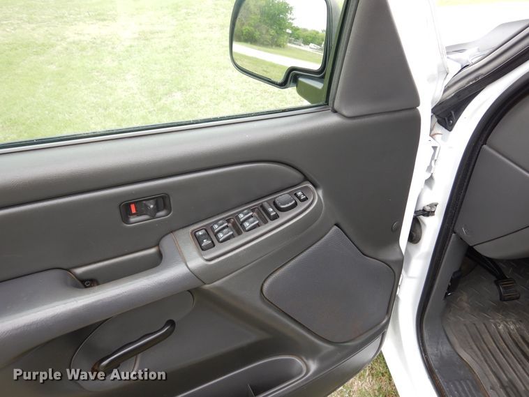 image for item KR9793 2006 Chevrolet Silverado 1500  Crew Cab pickup truck